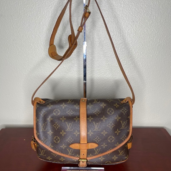 Louis Vuitton Saumur 30 - Picture 1 of 16